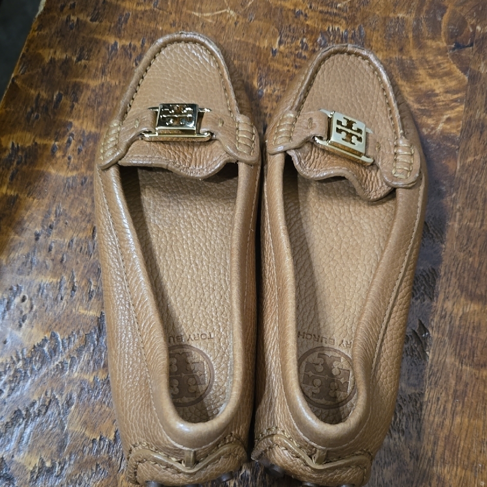 Tory Burch Tan Leather Loafers with Gold Logo